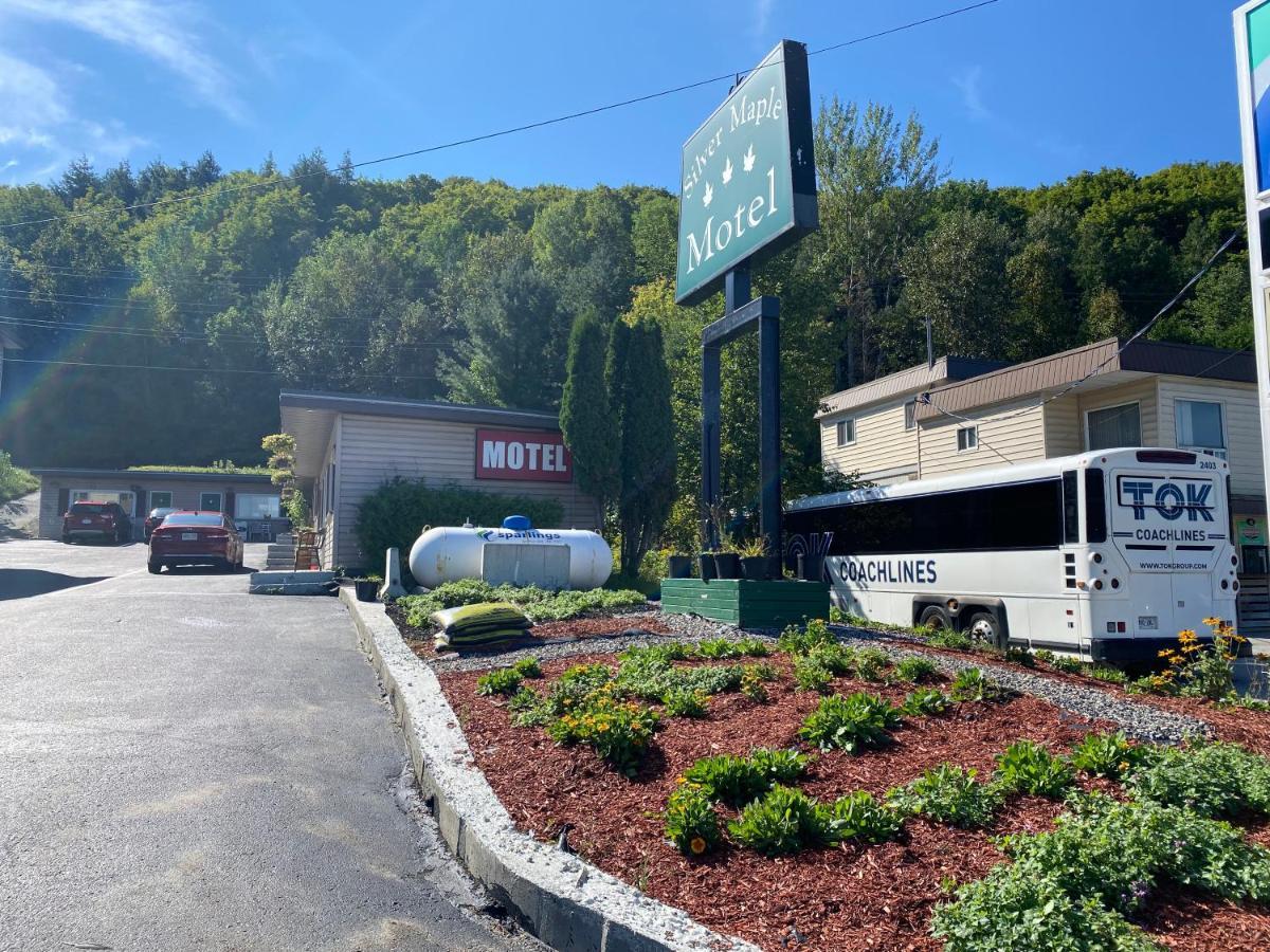 Silver Maple Motel Haliburton Exterior photo